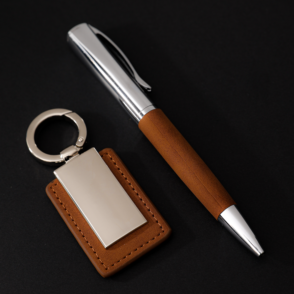 COFFRET CADEAU DE LUXE AVEC STYLO ET PORTE-CLÉS PERSONNALISABLE MARRON