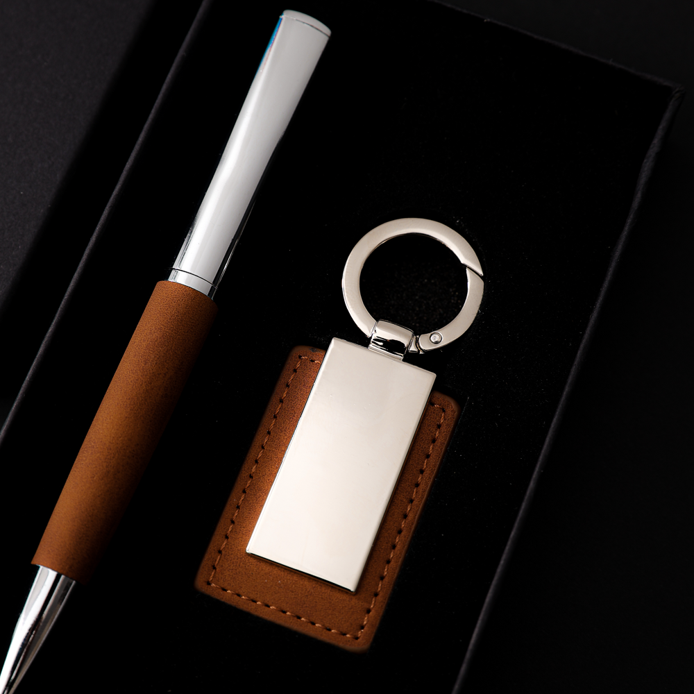 COFFRET CADEAU DE LUXE AVEC STYLO ET PORTE-CLÉS PERSONNALISABLE MARRON