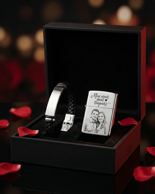 Coffret cadeau comprenant un bracelet en cuir tressé noir avec plaque argentée et un briquet gravé avec une photo de couple et le texte 'Mon cœur, pour toujours'.
